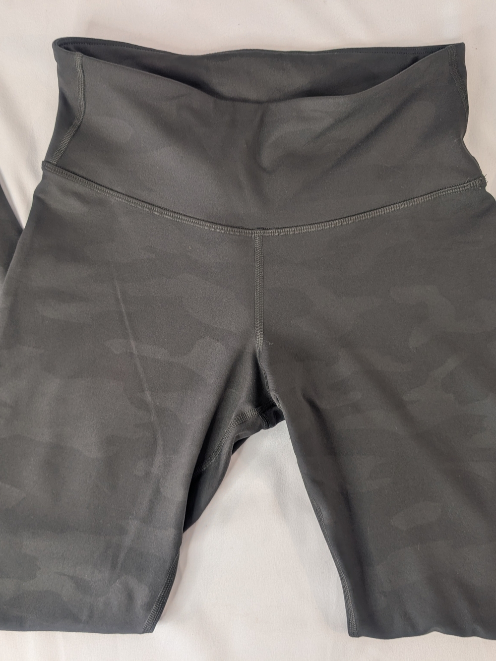 Old Navy Black Grey Camo High-Waist Leggings Women's Medium